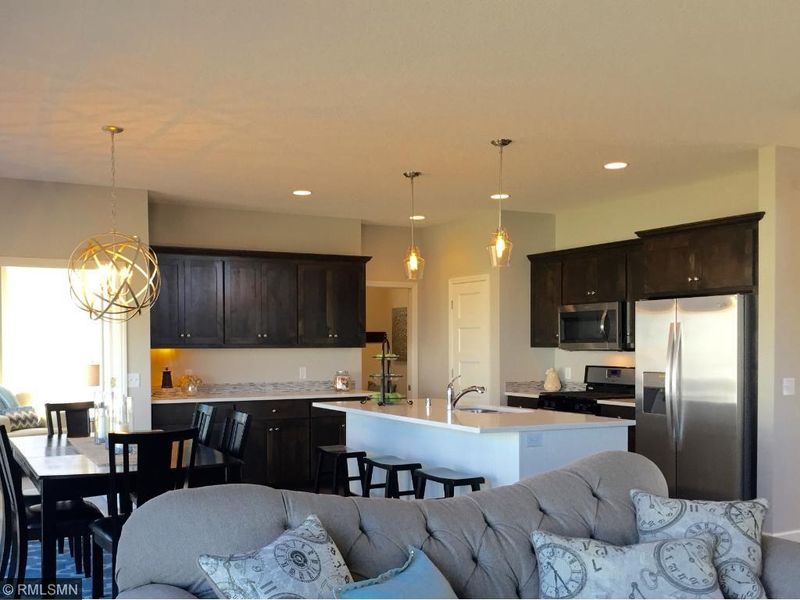 5425 154th St W, Apple Valley, MN 55124