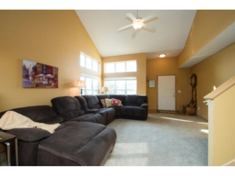 6852 98th St S, Cottage Grove, MN 55016