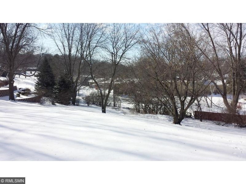 13228 Lakeview Dr, Burnsville, MN 55337