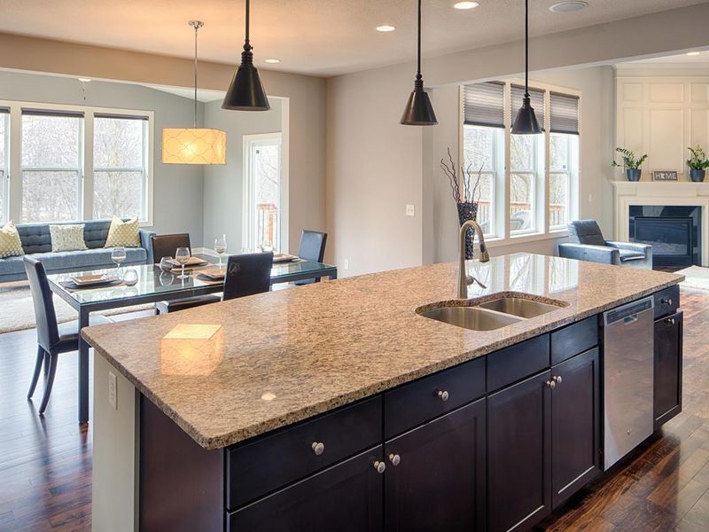 1572 Keithson Dr, Arden Hills, MN 55112