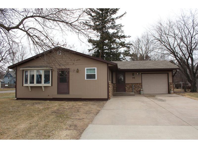 16 N Cedar St, Royalton, MN 56373