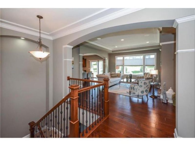 11466 Sandcastle Dr, Woodbury, MN 55129