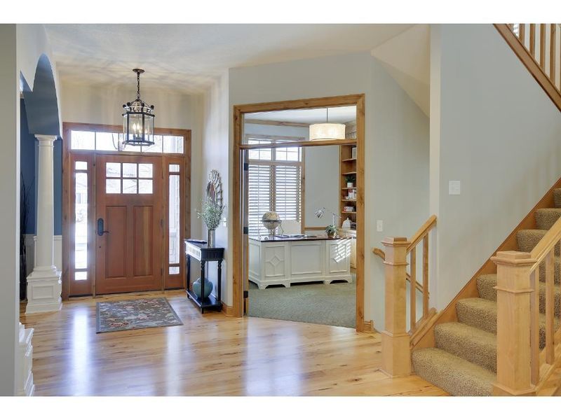 18157 Dane Dr, Eden Prairie, MN 55347