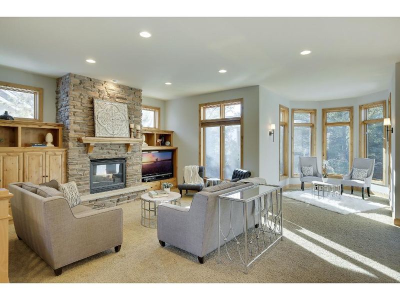 18157 Dane Dr, Eden Prairie, MN 55347