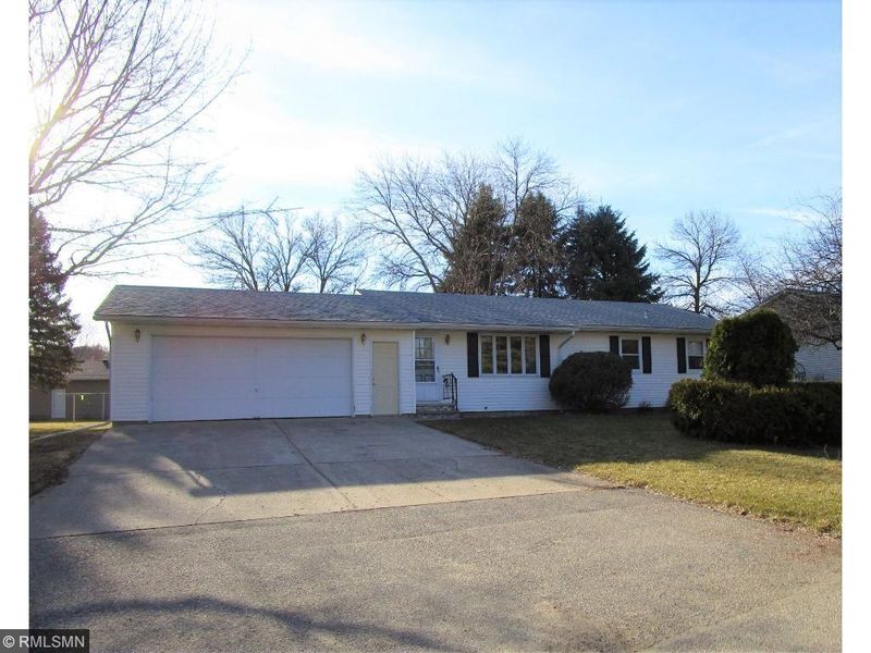 507 Ridge Rd, Henderson, MN 56044