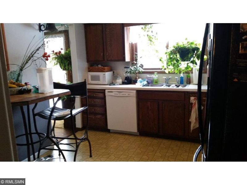 8695 135th St W, Apple Valley, MN 55124