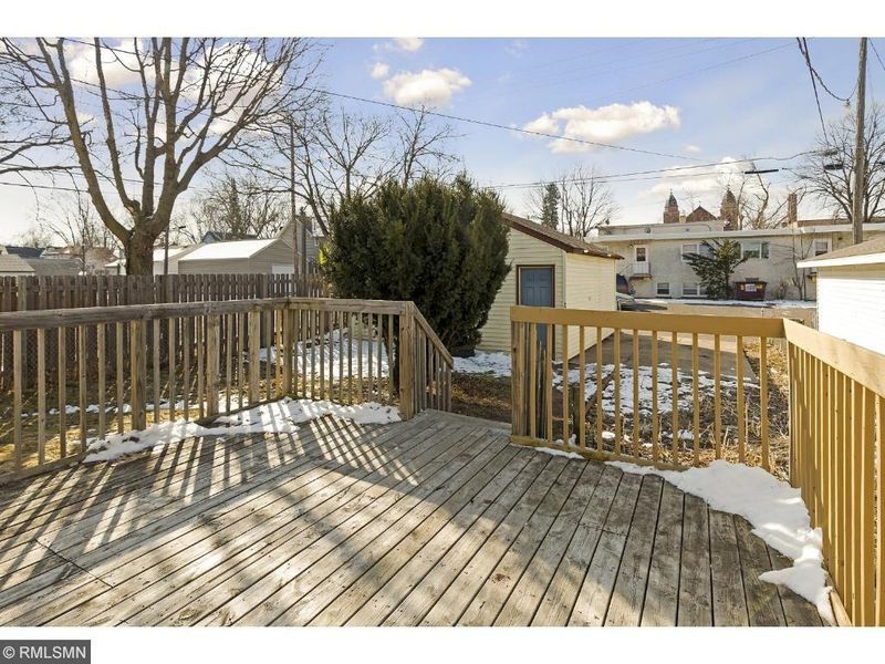 936 Rose Ave E, Saint Paul, MN 55106