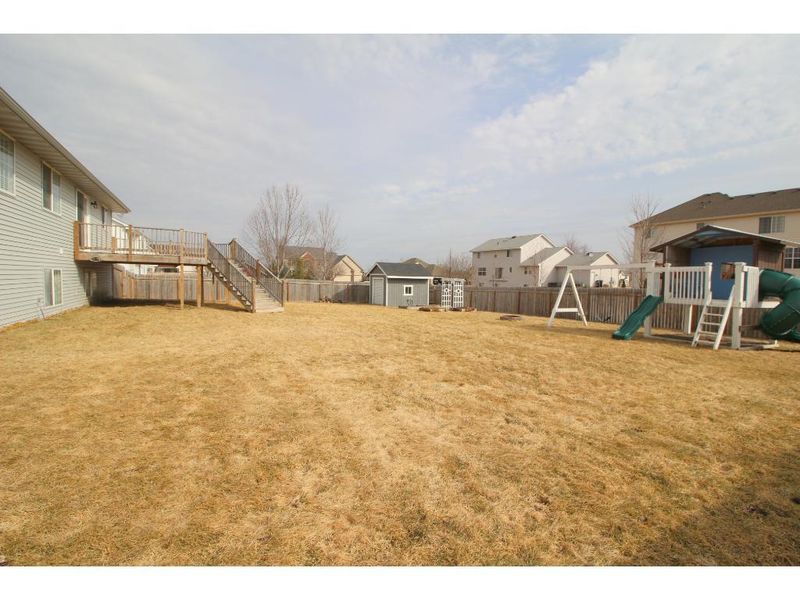 14034 Jacylyn Dr, Rogers, MN 55374