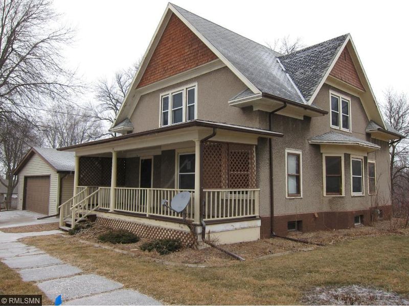 1021 Powers St, Stewart, MN 55385