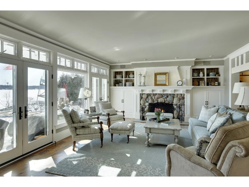 315 Lakeview Ave, Minnetrista, MN 55331