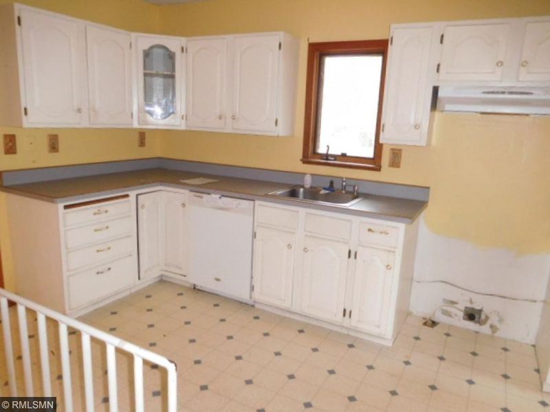 3542 Ebba St, White Bear Lake, MN 55110