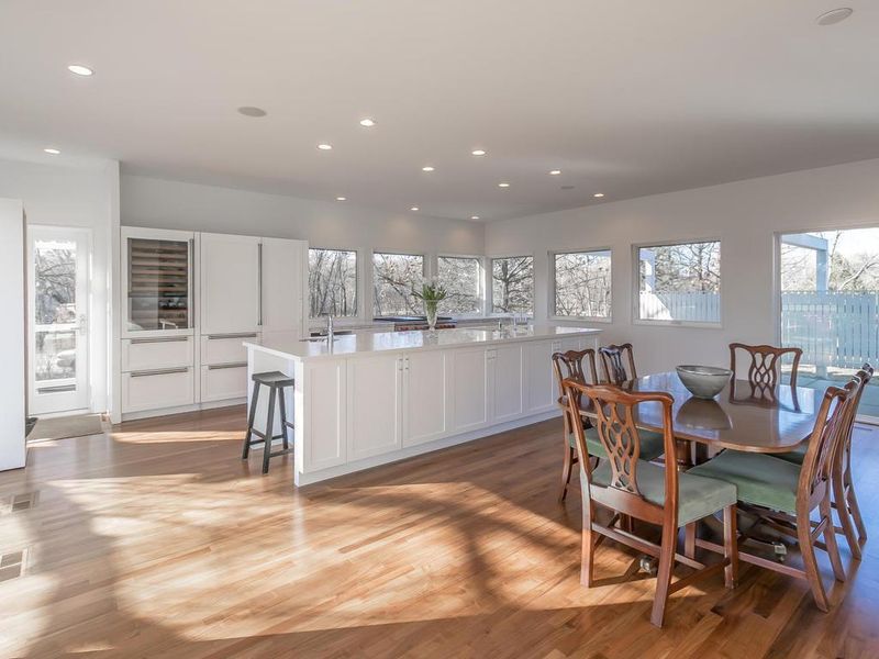 19980 Cottagewood Rd, Excelsior, MN 55331