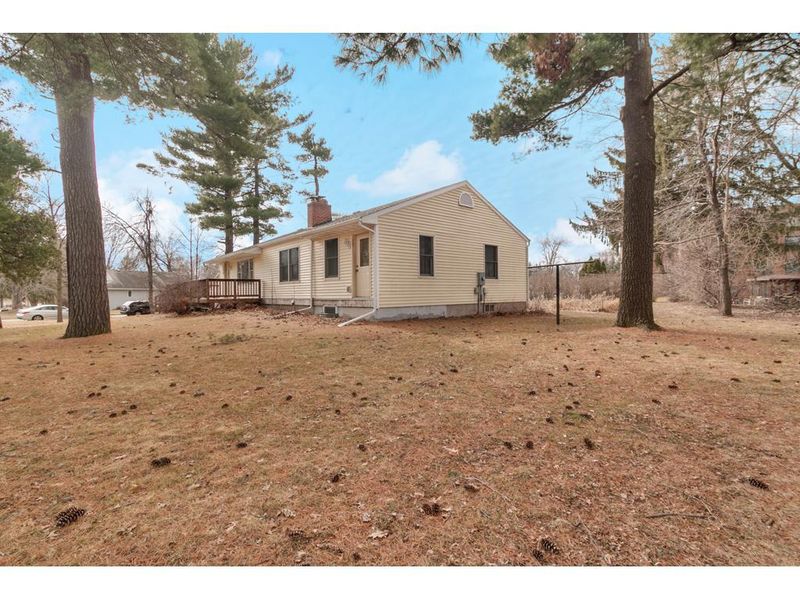 520 N Shore Dr, Forest Lake, MN 55025