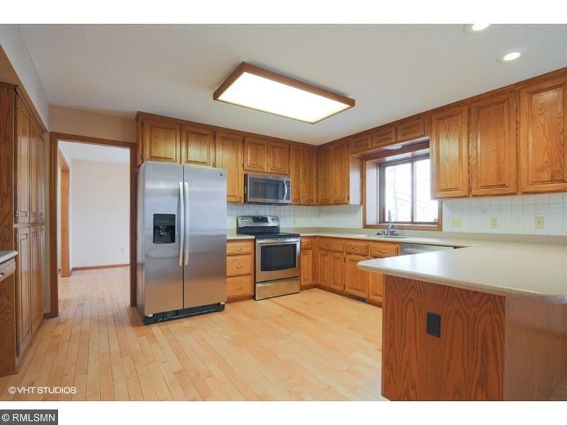 12047 Gantry Ln, Apple Valley, MN 55124