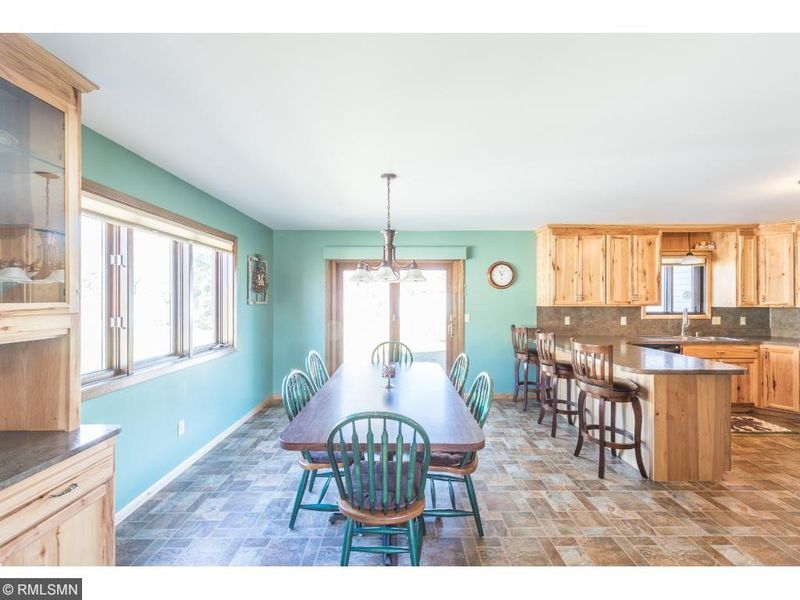 391 Belmont Ln E, Maplewood, MN 55117