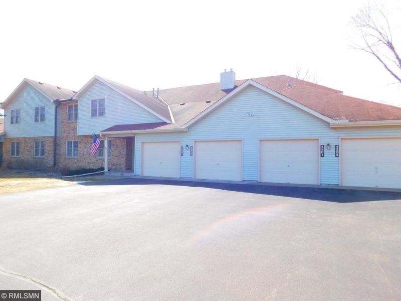 4301 Oakmede Ln #42B, White Bear Lake, MN 55110