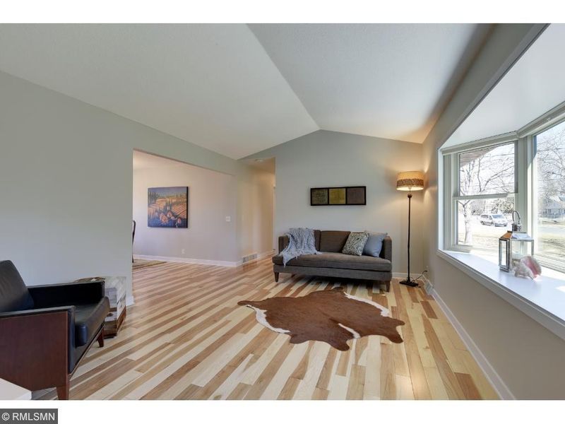 2239 Langdon Ln, Mound, MN 55364