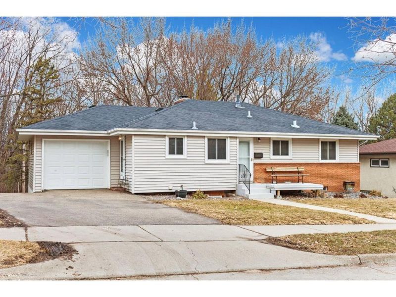 2007 36th Ave NE, Minneapolis, MN 55418