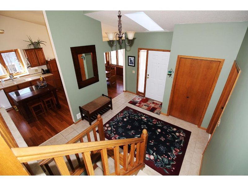 13901 Sunset Lake Dr, Burnsville, MN 55337