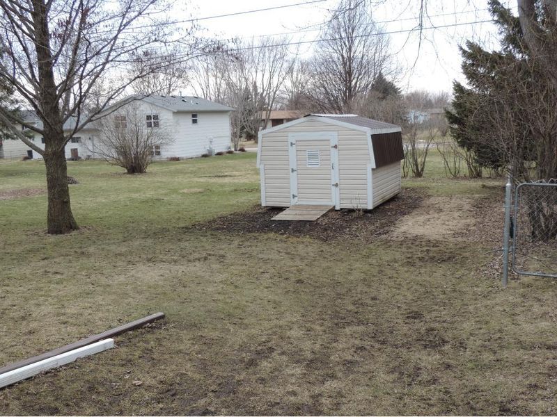 229 6th Ave NW, Byron, MN 55920