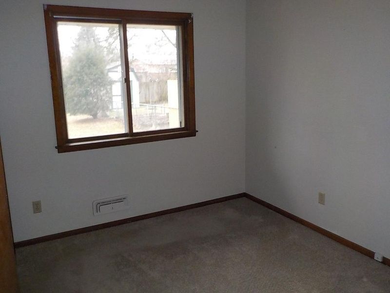 10340 Hollywood Blvd NW, Coon Rapids, MN 55433