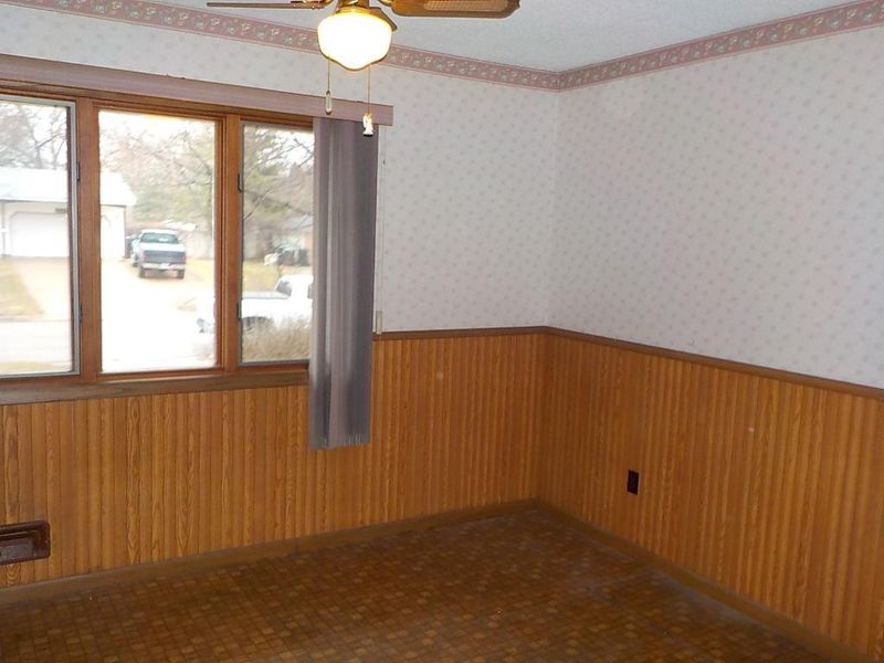 10340 Hollywood Blvd NW, Coon Rapids, MN 55433