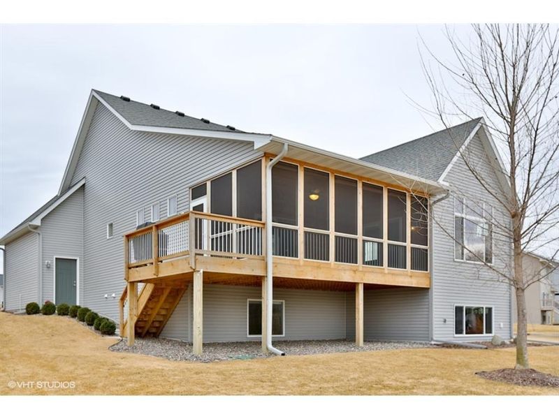 12115 Madison Cir, Rogers, MN 55374