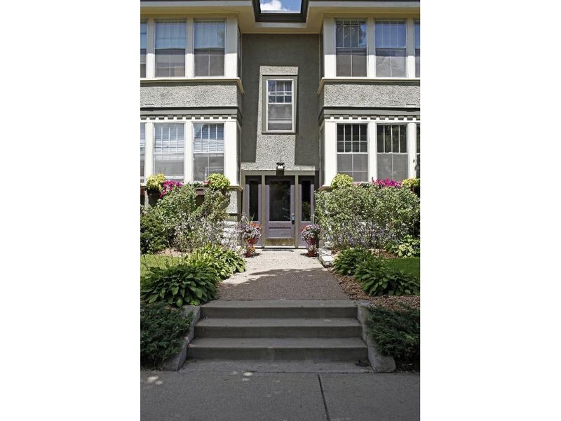1729 Hague Ave #1, Saint Paul, MN 55104