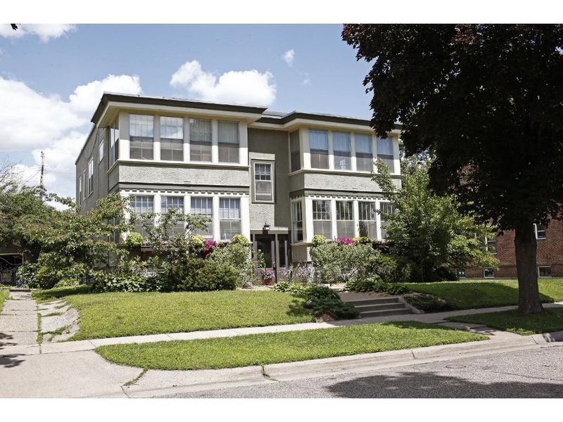 1729 Hague Ave #1, Saint Paul, MN 55104