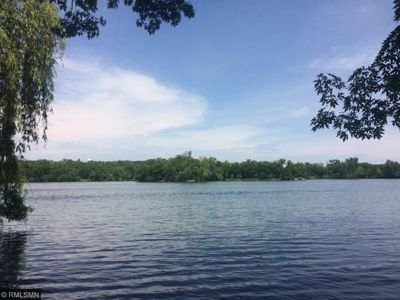 4025 Silver Lake Ter NE, Saint Anthony, MN 55421