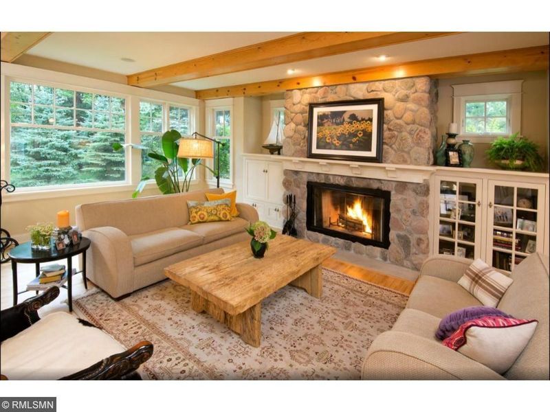 6481 Nez Perce Dr, Chanhassen, MN 55317
