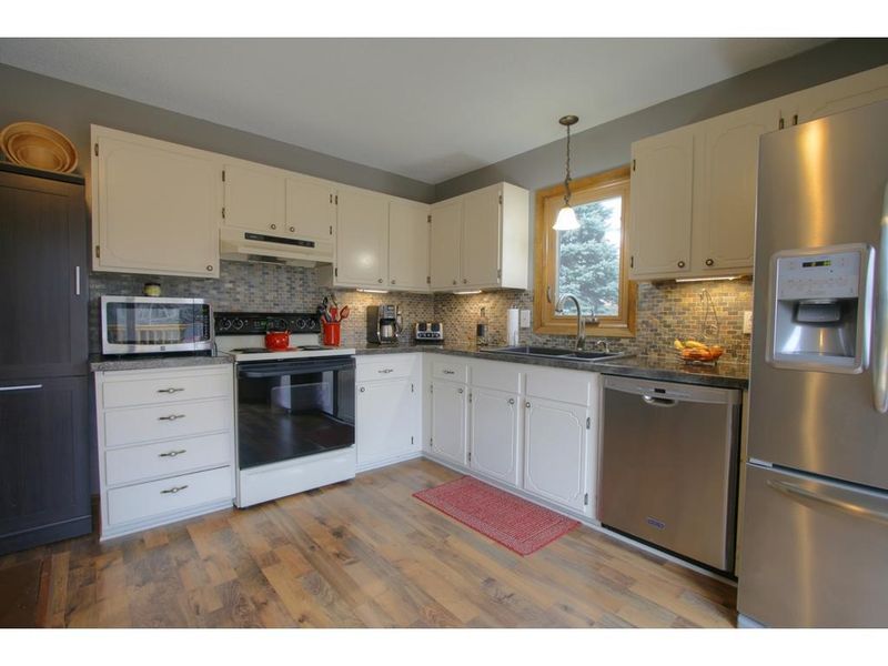 1029 Merrifield St, Shakopee, MN 55379