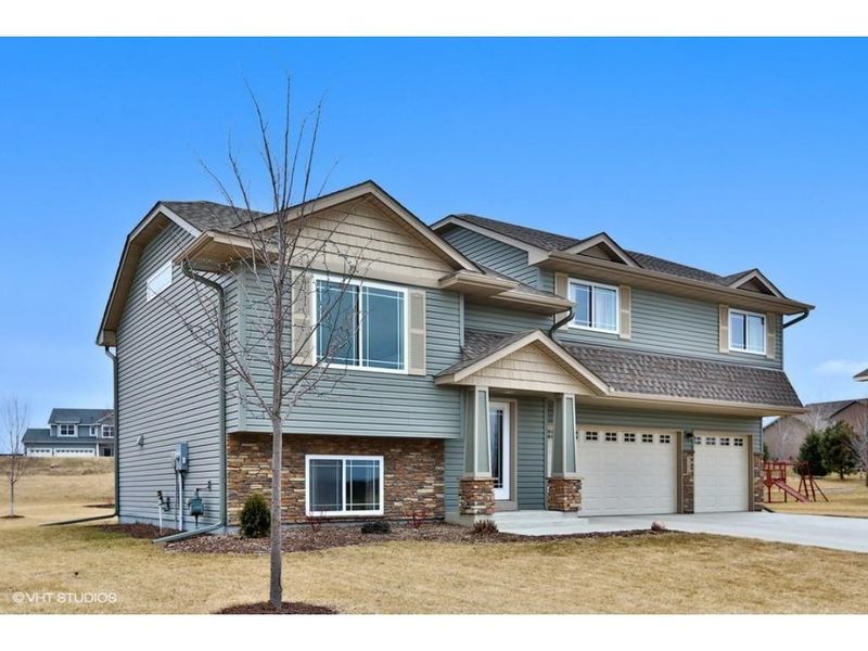 5174 Harvest Curve, Mayer, MN 55360