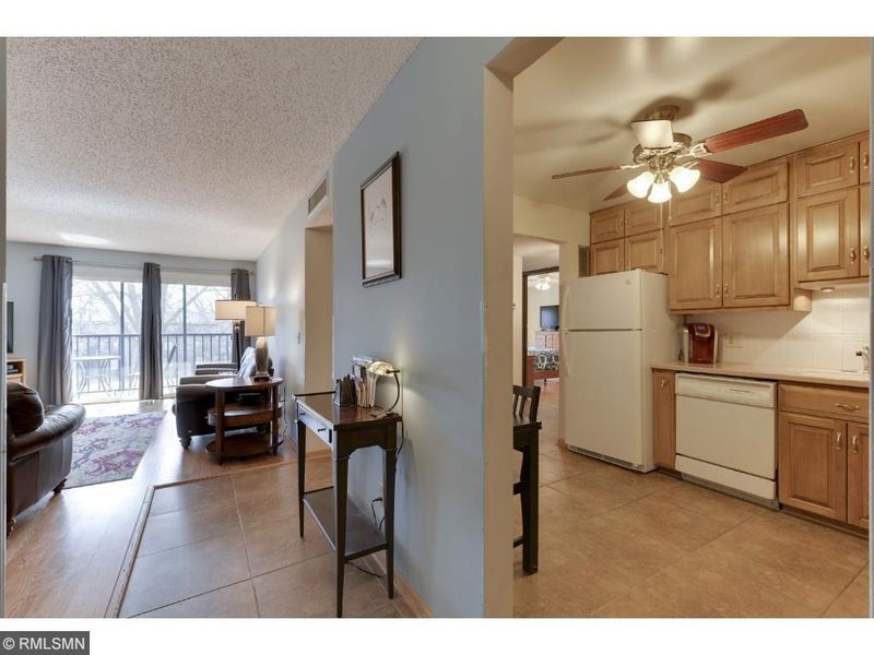 5120 W 102nd St #210, Bloomington, MN 55437