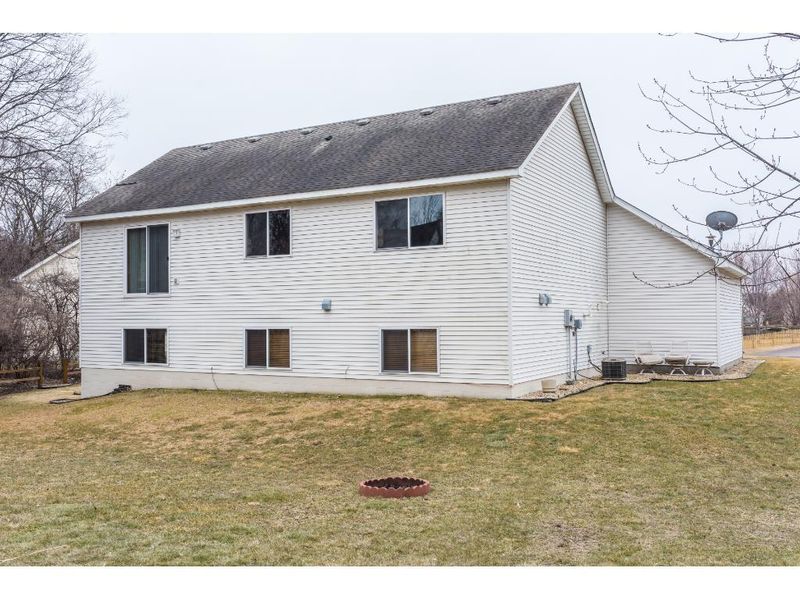 1206 Hemlock Cir, Buffalo, MN 55313