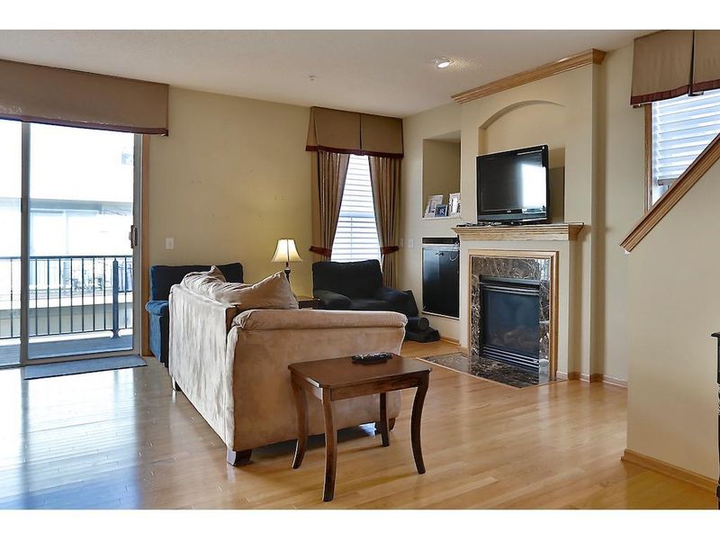 8333 Townsend Dr, Eden Prairie, MN 55344