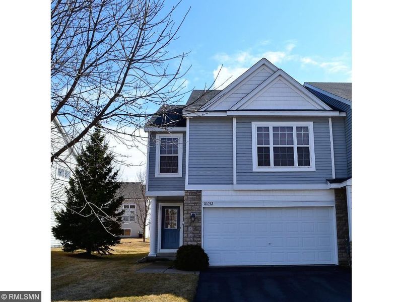 10652 Pond Curve, Woodbury, MN 55129