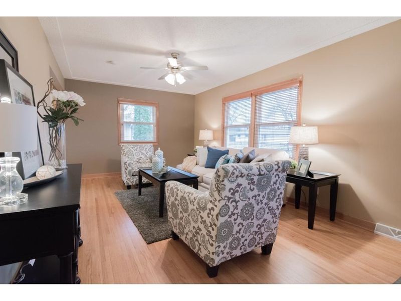 8327 Chicago Ave S, Bloomington, MN 55420