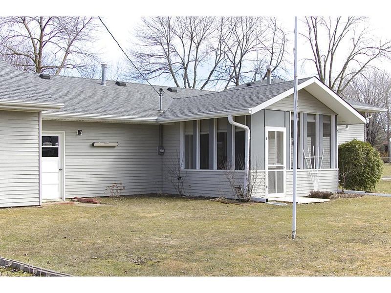 713 Centennial St, Cambridge, MN 55008