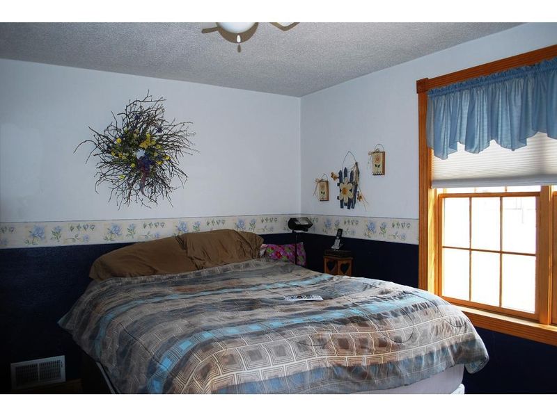 312 Maple Ave, Saint Martin, MN 56376