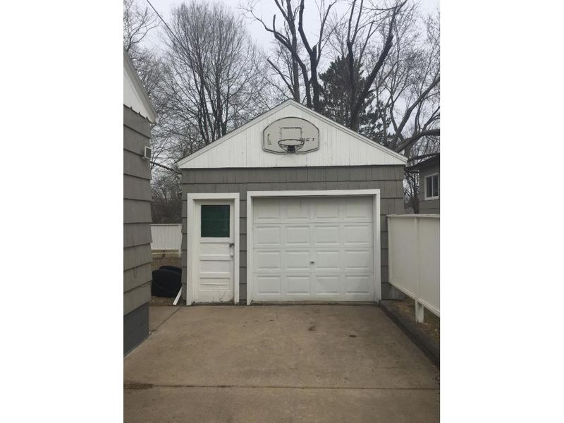 1005 Portland Ave, Brainerd, MN 56401