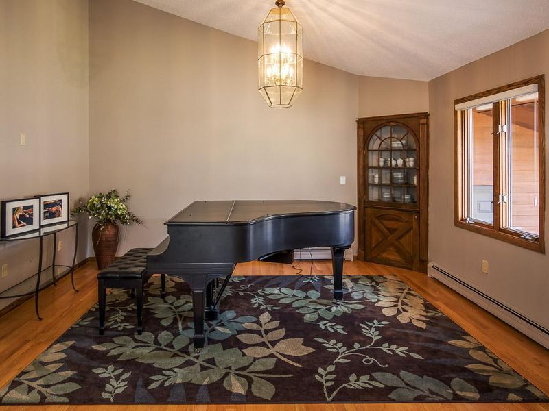 6521 Kneafseys St SE, Prior Lake, MN 55372
