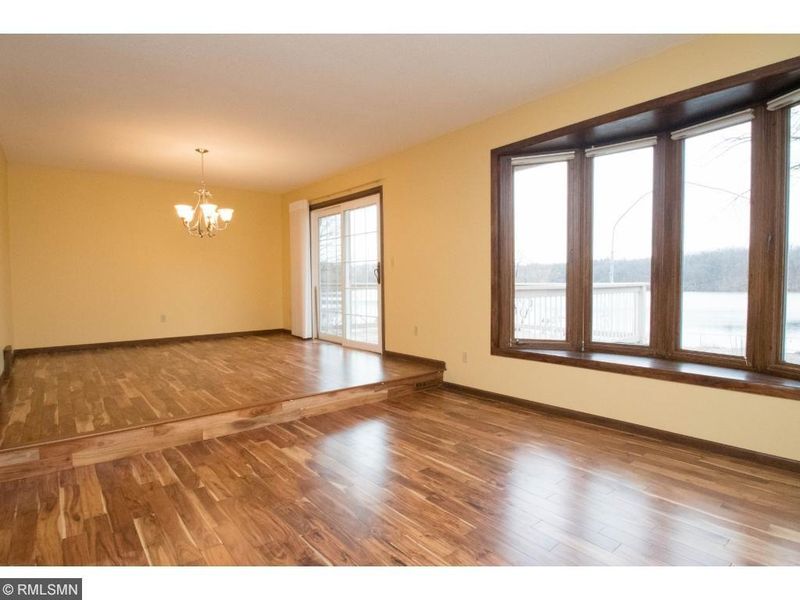 456 Reflection Rd, Apple Valley, MN 55124