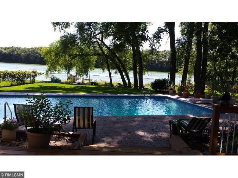 456 Reflection Rd, Apple Valley, MN 55124