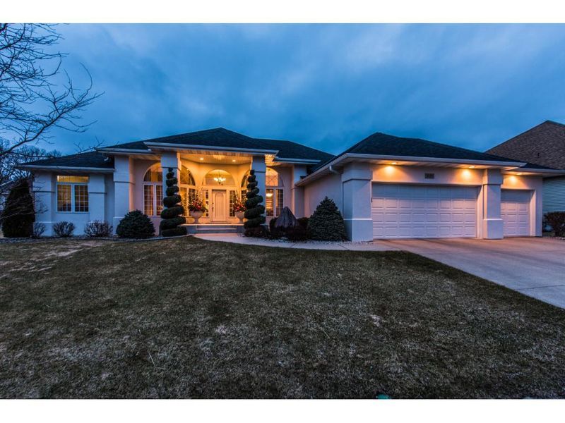 4529 Majestic Oaks Pl, Eagan, MN 55123