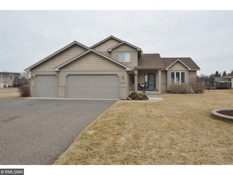 1538 14th St SE, Forest Lake, MN 55025