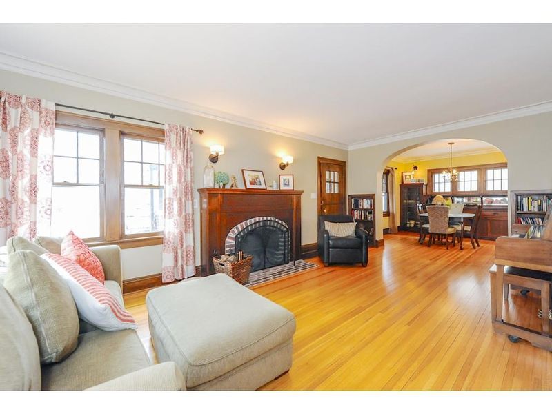 4202 Branson St, Edina, MN 55424