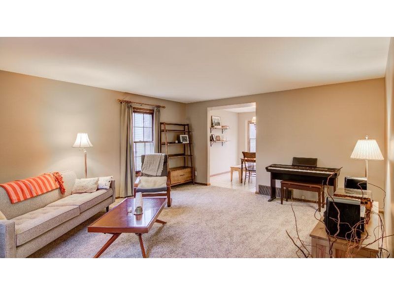 3839 White Pine Dr, Eau Claire, WI 54701