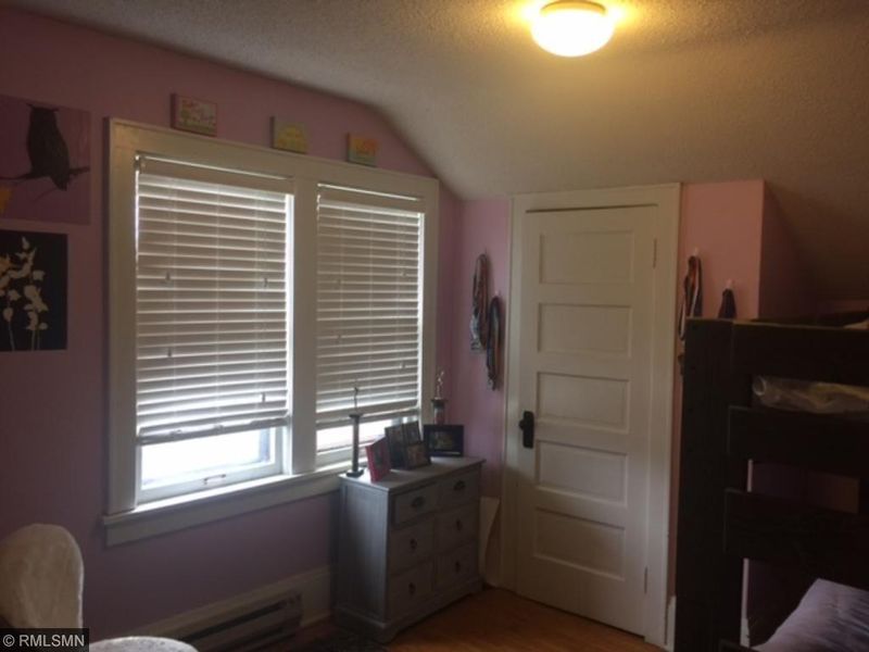 1428 Snelling Ave N, Saint Paul, MN 55108