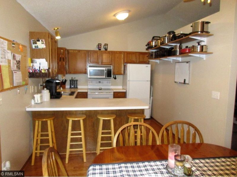 904 Park Ln, Belle Plaine, MN 56011